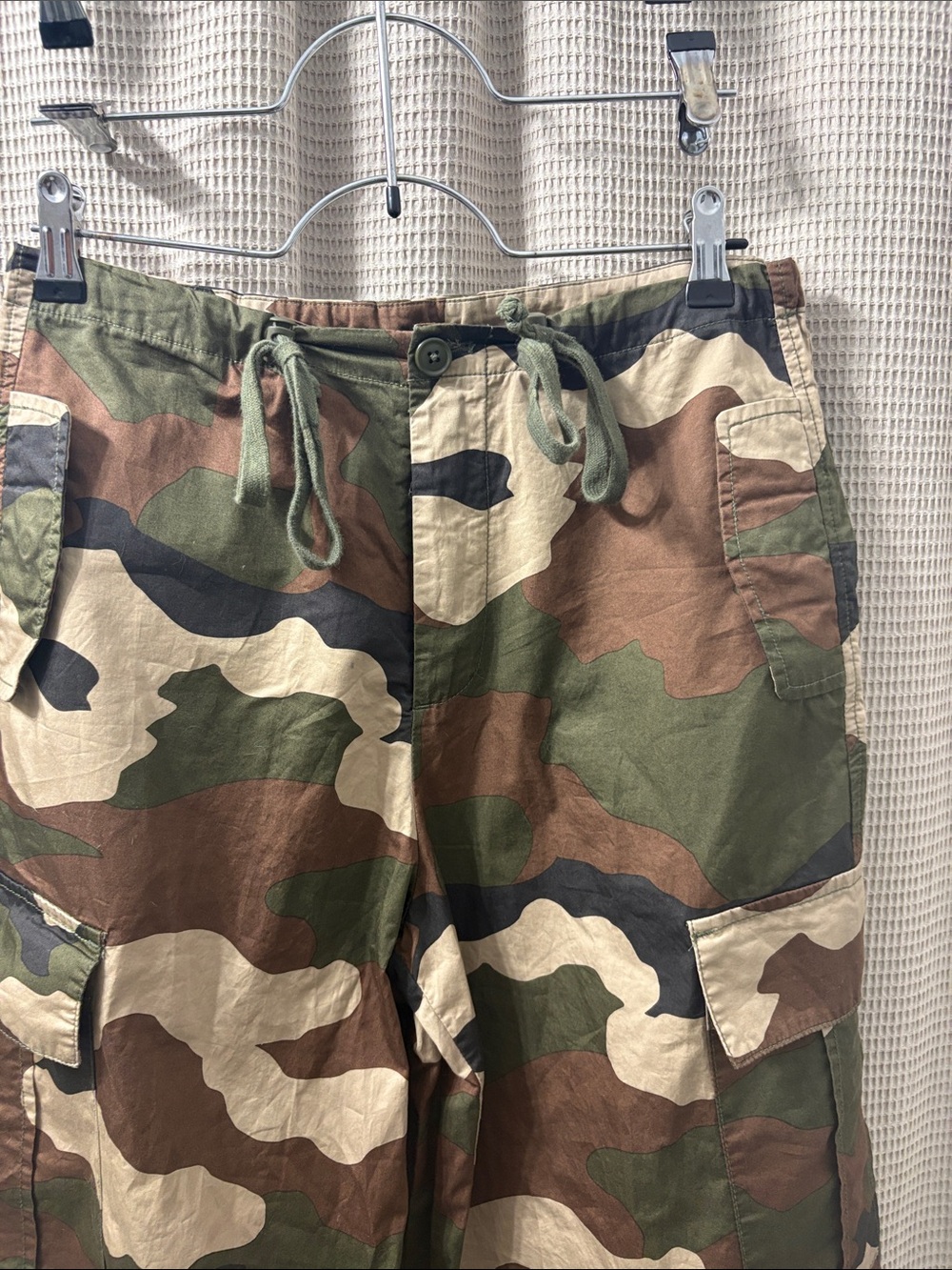 Good American Camo Zip-Front Cargo Pants in Green Brown Tan nwot - Picture 7 of 9